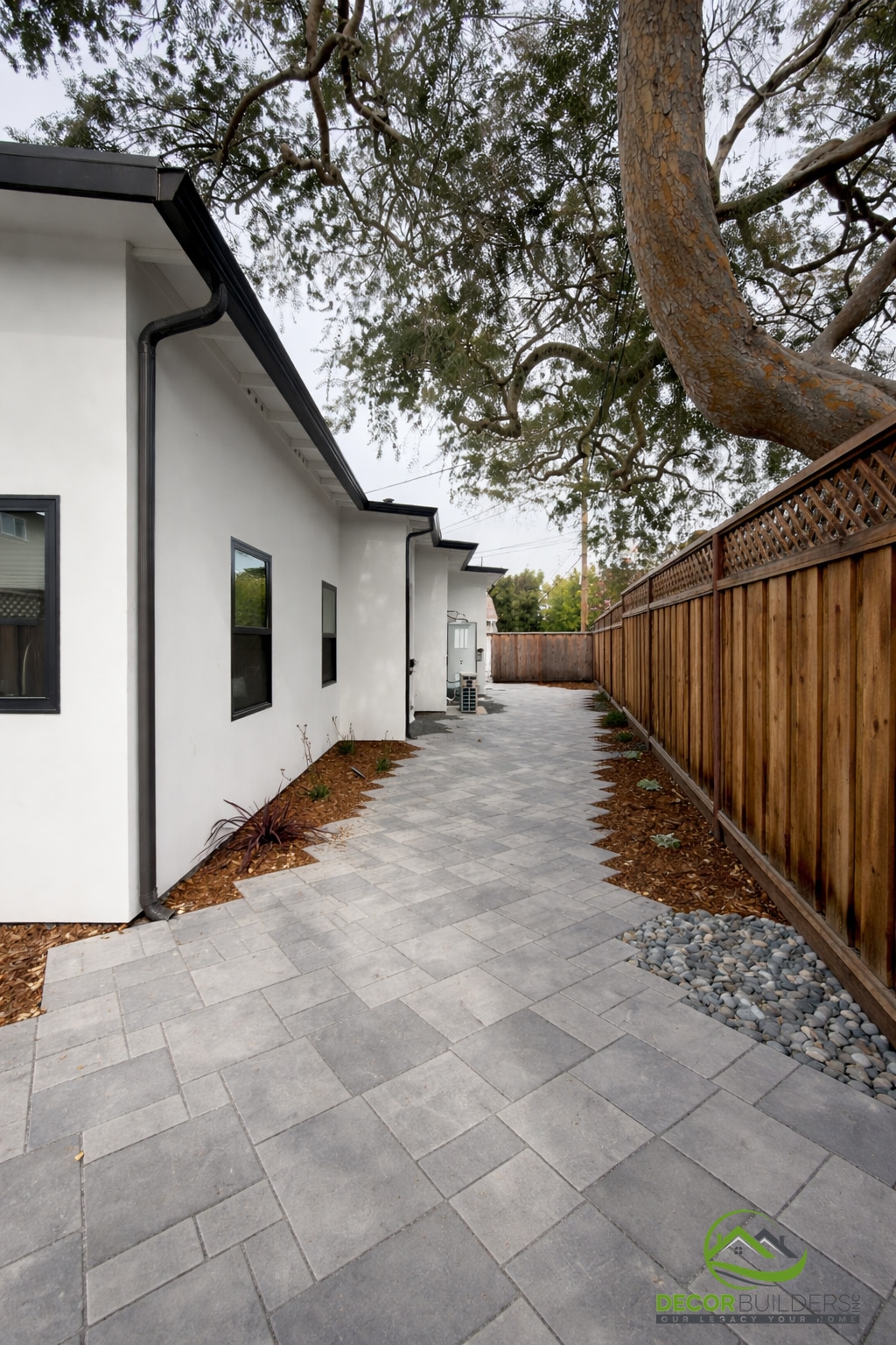 Patio builders paver walkway and wood privacy fence, Sunnyvale CA
